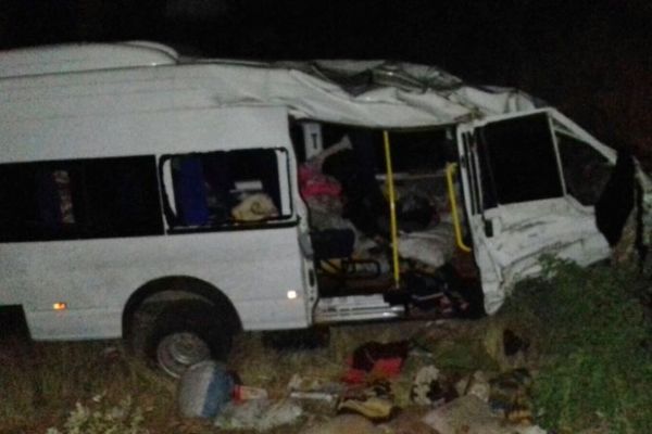 Gaziantep'te tarım işçilerini taşıyan minibüs yoldan çıktı: 17 yaralı