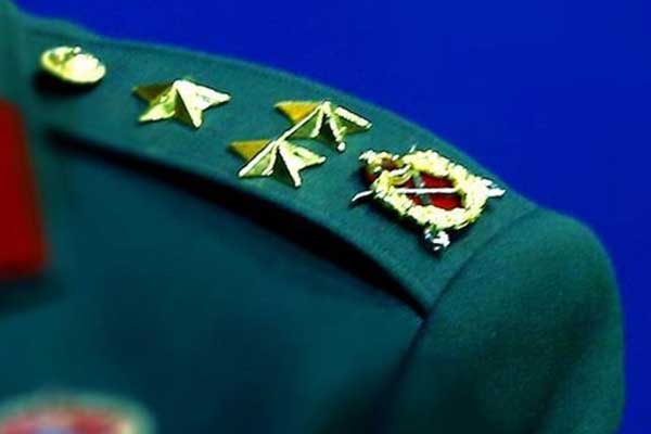 3 general 19 albay emekliliğe sevk edildi