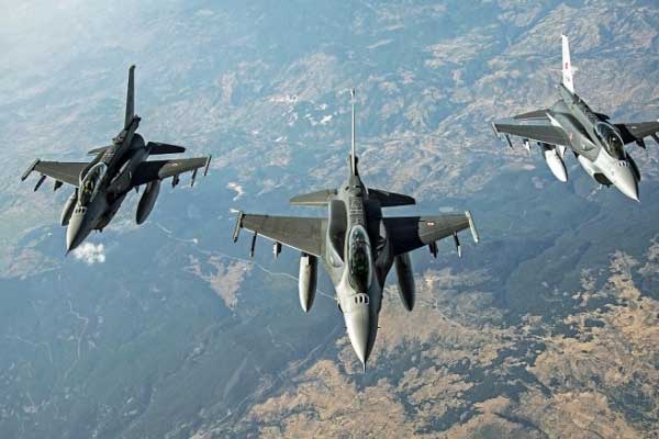 Irak'ın kuzeyine hava harekatı