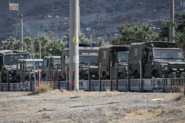 Suriye sınırına askeri sevkiyat sürüyor