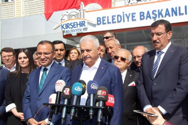 Binali Yıldırım: Tüm seçenekler görüşüldü, her şey masada