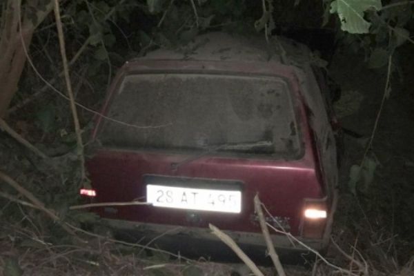 Şarampole uçan otomobilde 1 ölü, 4 yaralı