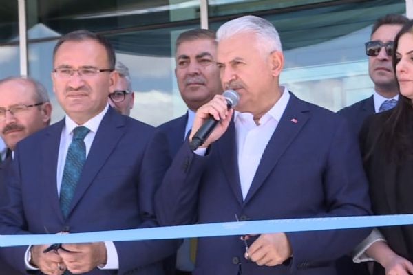 Başbakan Yıldırım, Neşet Ertaş Kültür Merkezinin açılışını yaptı