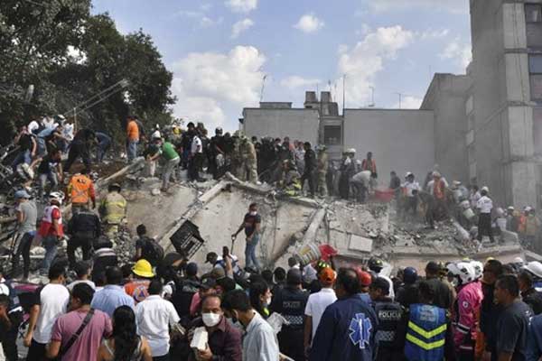 Meksika bir kez daha sallandı