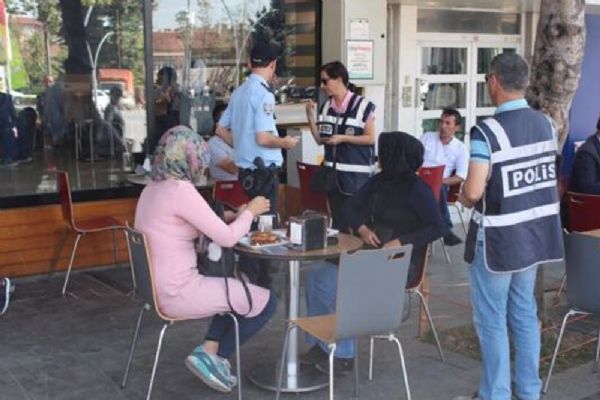 Türkiye genelinde emniyet'ten okul çevrelerinde ve parklarda sıkı denetim