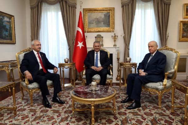 Binali Yıldırım, Kılıçdaroğlu ve Bahçeli bir araya geldi