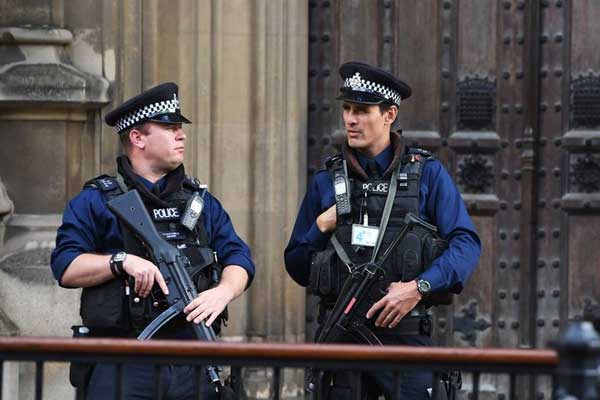 Londra'da asitli saldırı