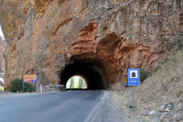 O yolun yapım talimatı Erdoğan’dan