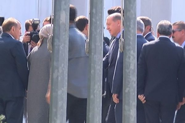 Cumhurbaşkanı Erdoğan'ı karşılayanlar arasında Kadir Topbaş da vardı