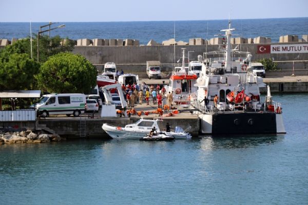 Kocaeli'de tekne faciasında ölenlerin sayısı 24'e çıktı