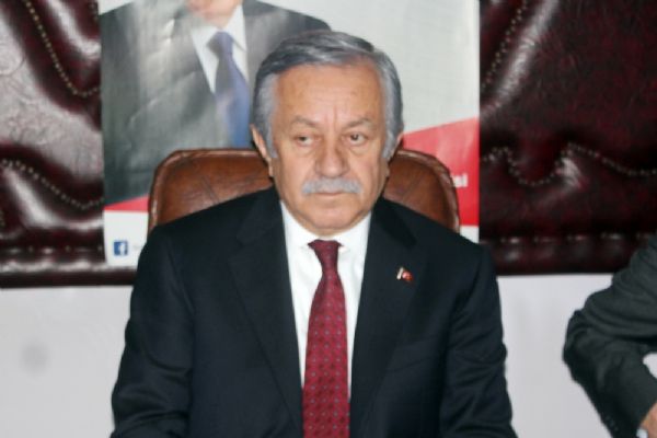 Celal Adan: Referandum değil, bir çadır tiyatrosu kumpanyasıdır