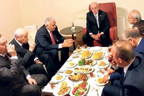 Sürpriz zirvede önemli detay!