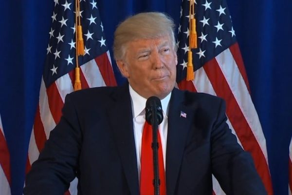 Donald Trump ile sporcular arasındaki polemik büyüyor