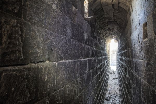 Kars'ta baraj suları çekilince tarih ortaya çıktı