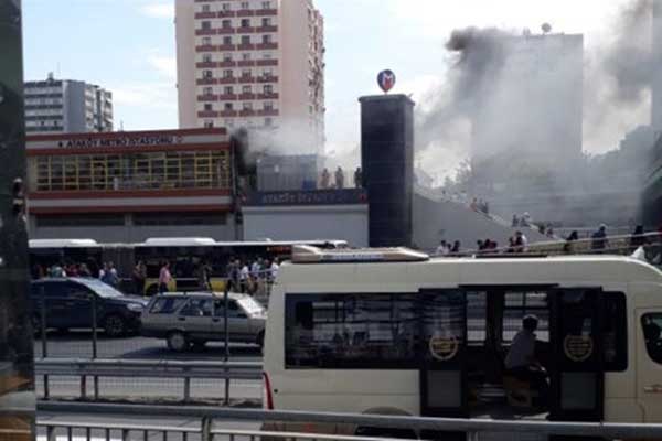 Şirinevler metrosunda yangın