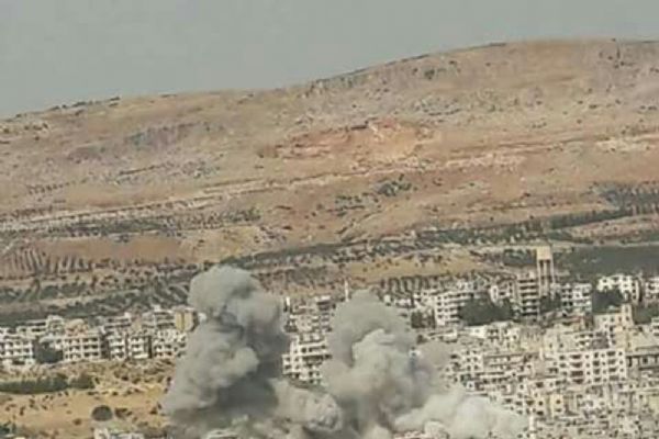 Esad rejimi ve Rusya İdlib'i vurdu: 17 kişi öldü