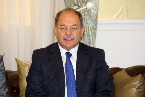 Recep Akdağ: Terör mensupları ABD ve Avrupa'da elini kolunu sallayarak geziyorlar