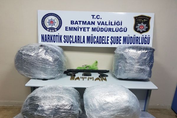 Batman'da 95 kilo uyuşturucu maddesi ve silah ele geçirildi