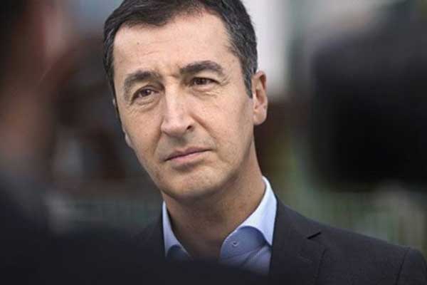 Cem Özdemir kimdir ?