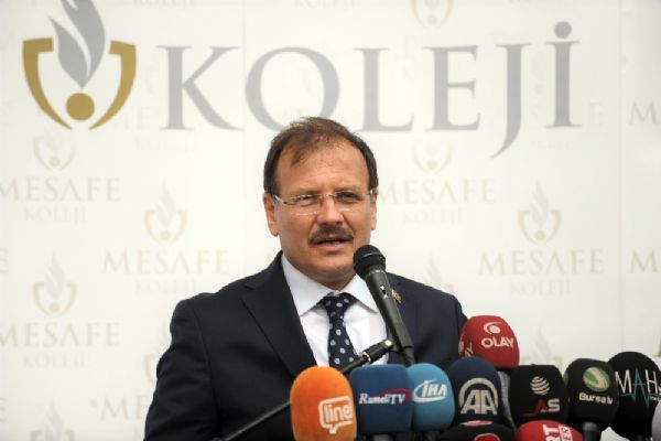 Hakan Çavuşoğlu: Derslik başına 20 öğrenci düşmesini hedefliyoruz