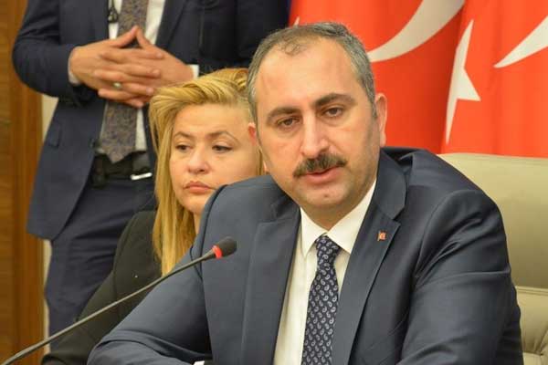 Gül'den 'tek tip kıyafet' açıklaması