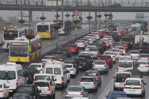 İstanbul trafiğinde yoğunluk