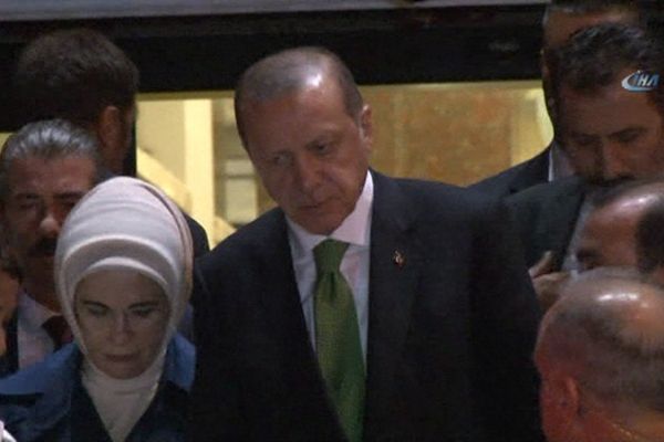 Cumhurbaşkanı Erdoğan'dan vefat eden AK Partili vekilin ailesine ziyaret