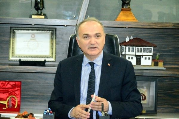 Faruk Özlü: KOBİ'lerimize 'Türkiye'de yapın desteği kapın' diyoruz