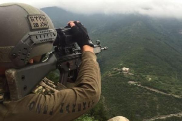 İHA ile tespit edilen 2 PKK'lı öldürüldü