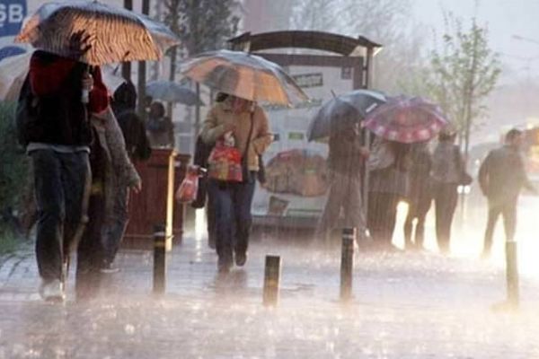 İstanbullulara uyarı: Sağanak yağış bekleniyor