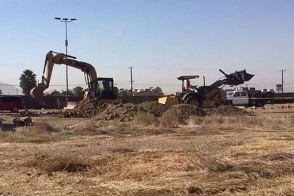 Duvarın inşası başladı! İlk kazma vuruldu