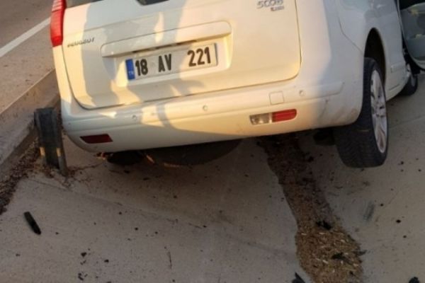 Konya'da otomobil refüje çarptı: 1 ölü