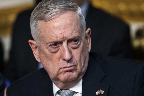 Mattis Afganistan'a indi! Havalimanına füze düştü!