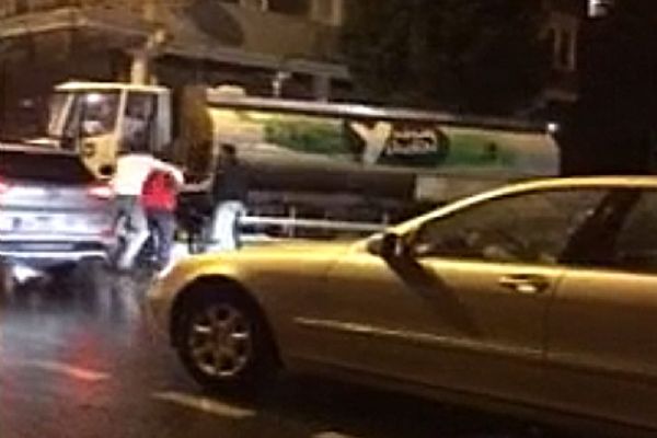 İstanbul'da şehir eşkıyaları işçiyi beyzbol sopasıyla dövdü