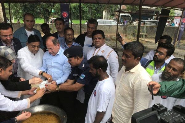 Başbakan Yardımcıs Recep Akdağ, Rohingya kampını ziyaret etti