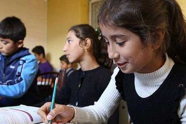 Tekin: Suriyeli çocuklara eğitim hakkı sunmakla mükellefiz