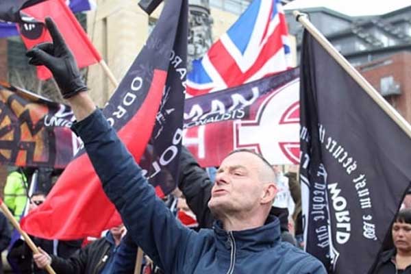 İngiltere 11 'neo-Nazi teröristini' tutukladı