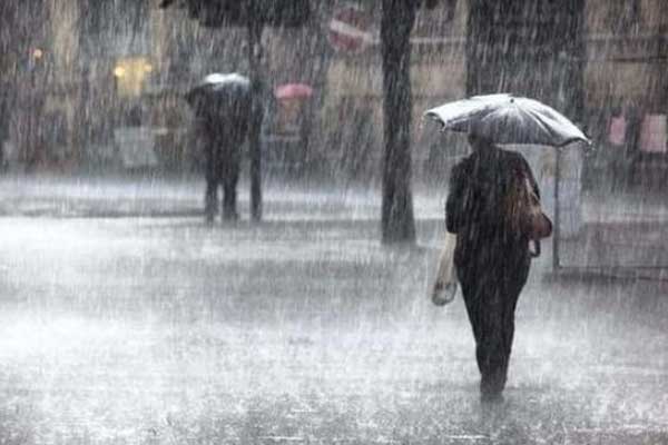 İstanbul'da sağanak yağış başladı