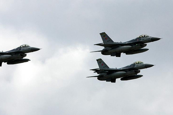 Irak'ın kuzeyinde hava harekatı