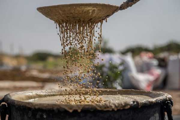 Yöresel lezzetler geleneksel yöntemlerle kışa hazırlanıyor