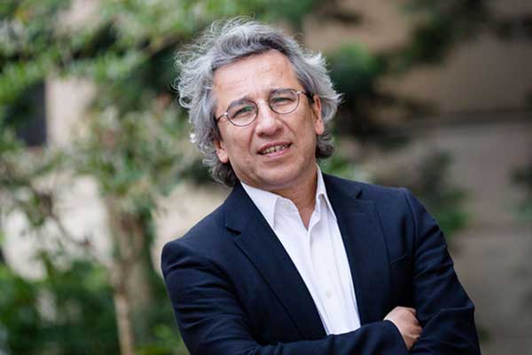 Can Dündar hakkında kırmızı bülten çıkarıldı
