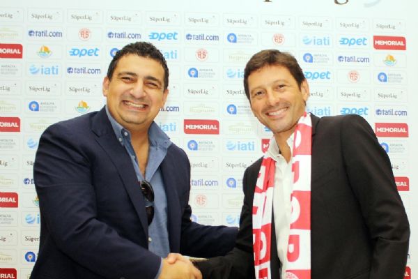 Leonardo Aroujo, resmen Antalyaspor'da