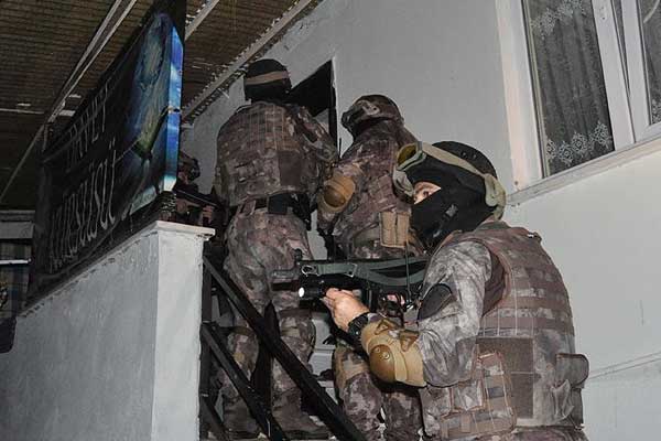 Bursa'da El-Nusra terör örgütüne operasyon