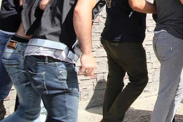 Van'da gümrük görevlilerine operasyon