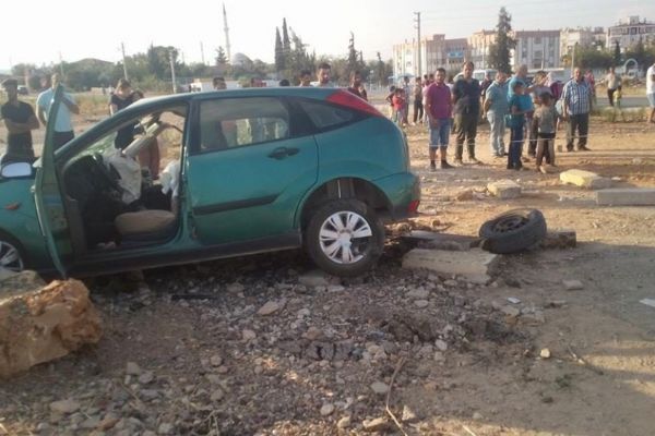 Antalya'da otomobil ile çekici çarpıştı: 1 ölü, 2 yaralı