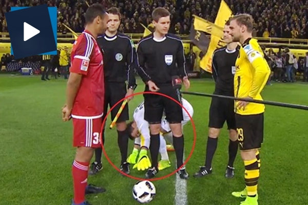 Dortmund'un kalecisinden sıra dışı hareketler