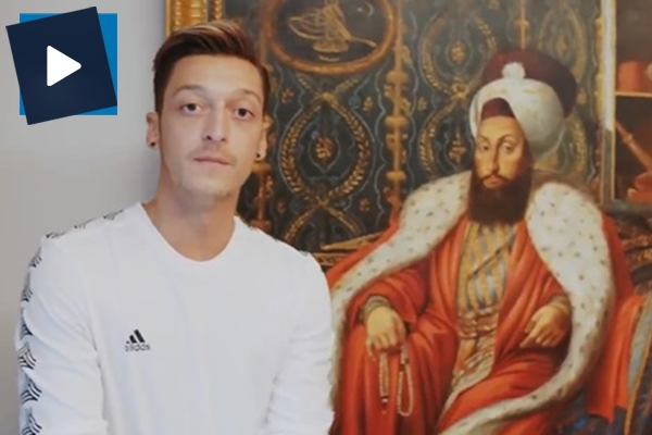 Mesut Özil'den büyük gaf!