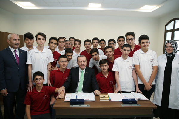 Cumhurbaşkanı Erdoğan İmam Hatiplilerle buluştu