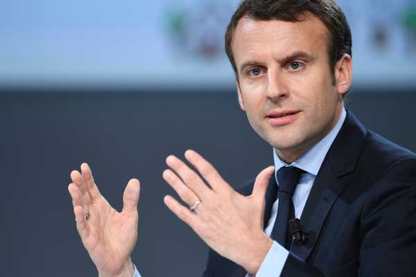 Macron, İbadi'yi Paris'e davet etti