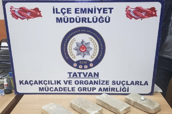 Bitlis'te yapılan operasyonda 2 kilo 145 gram eroin ele geçirildi